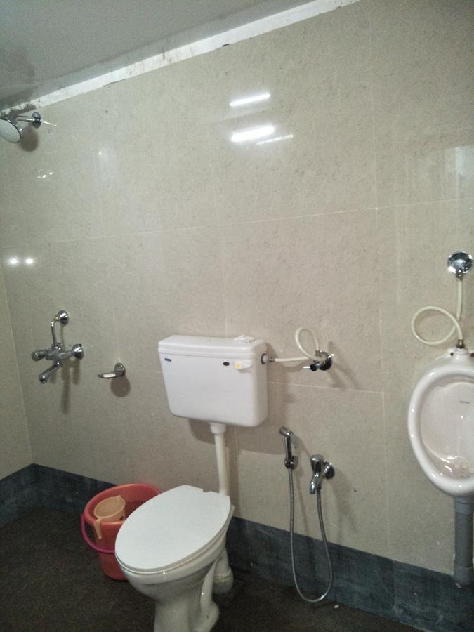 Night Halt Dormitory Ahmedabad Exterior photo