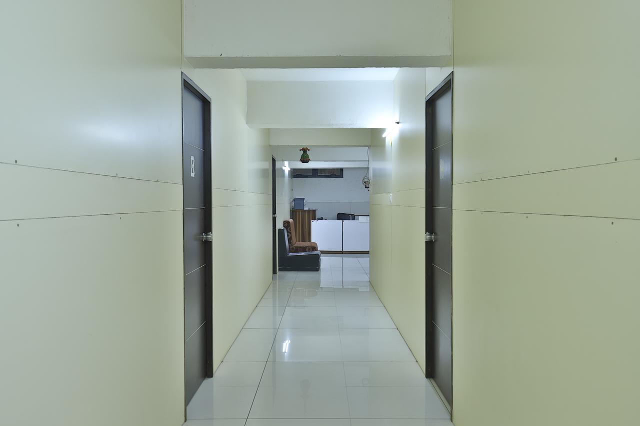Night Halt Dormitory Ahmedabad Exterior photo